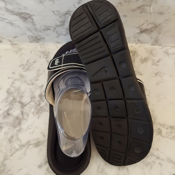 Pre-owned 2015 nike comfort slides - Picture 5 of 8